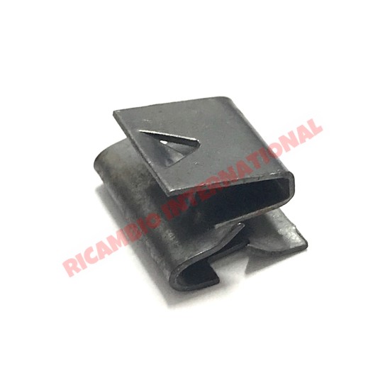 Door Seal Fitting Clip - Classic Fiat 500